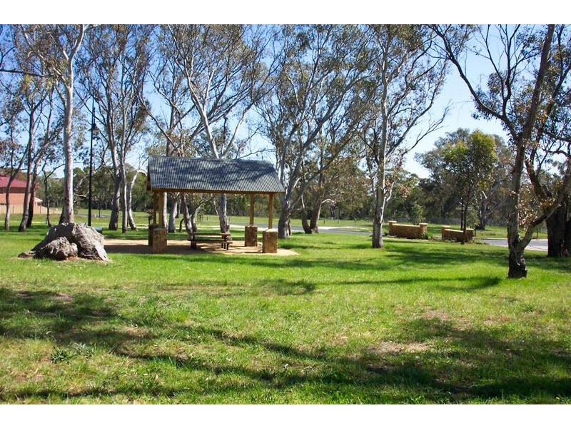 17 Tennyson Circuit, Mill Park VIC 3082