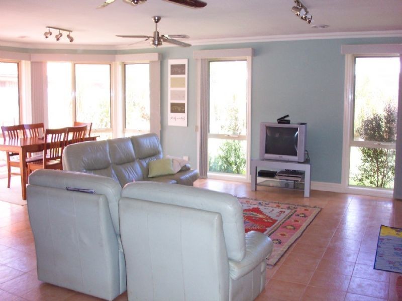 12 Twin River Drive, South Morang VIC 3752