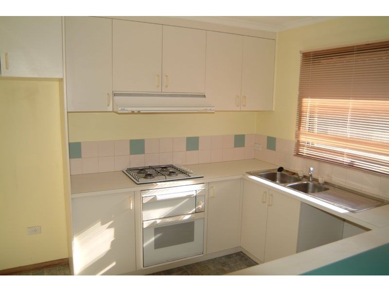 2/8 Orsett Court, Mill Park VIC 3082