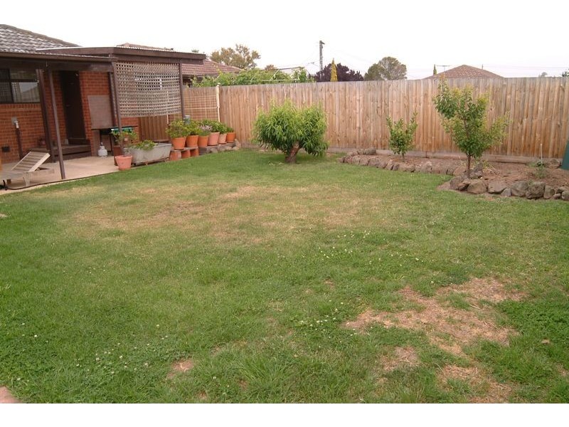 28 Catalina Drive, Thomastown VIC 3074