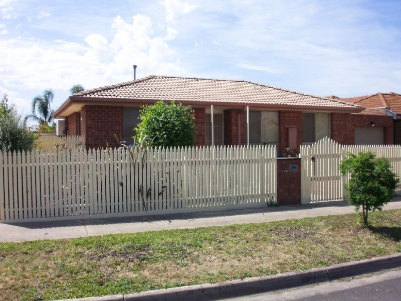 1 Bachli Close, Mill Park VIC 3082