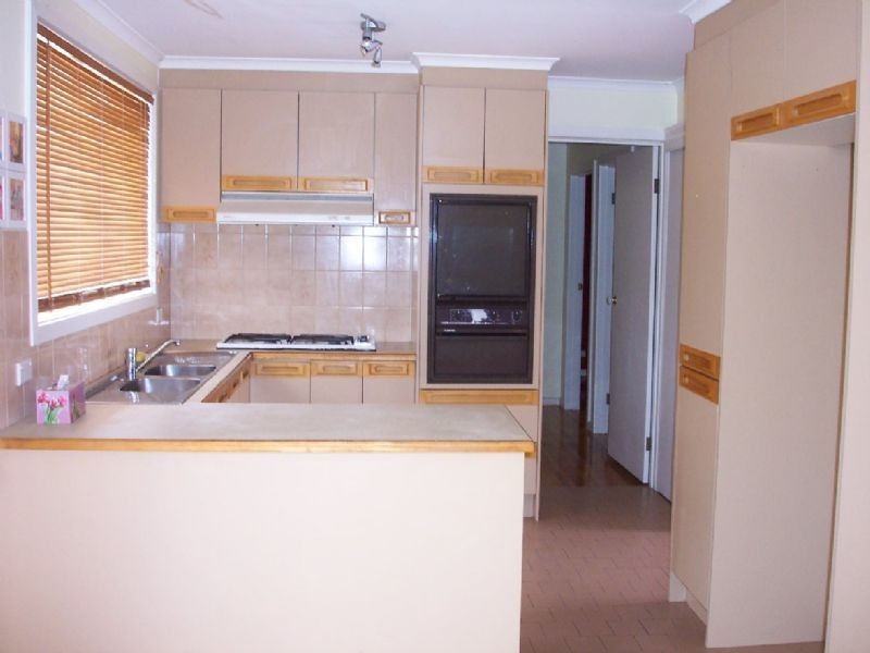 1 Bachli Close, Mill Park VIC 3082