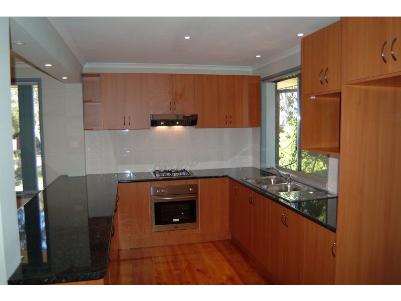 4 Wakeful Place, Mill Park VIC 3082