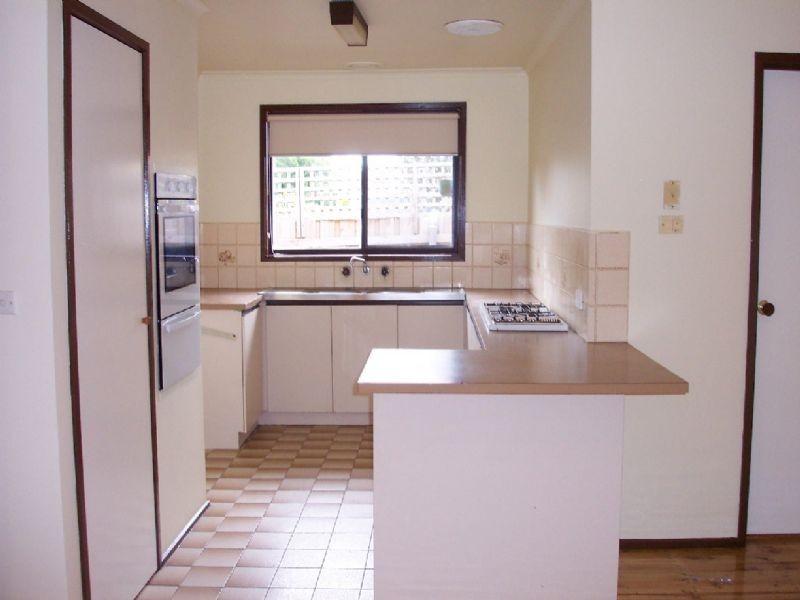 24 Hinkler Drive, Mill Park VIC 3082