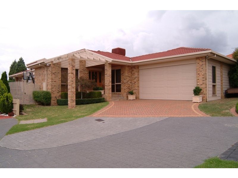 9 Gardenview Close, Mill Park VIC 3082