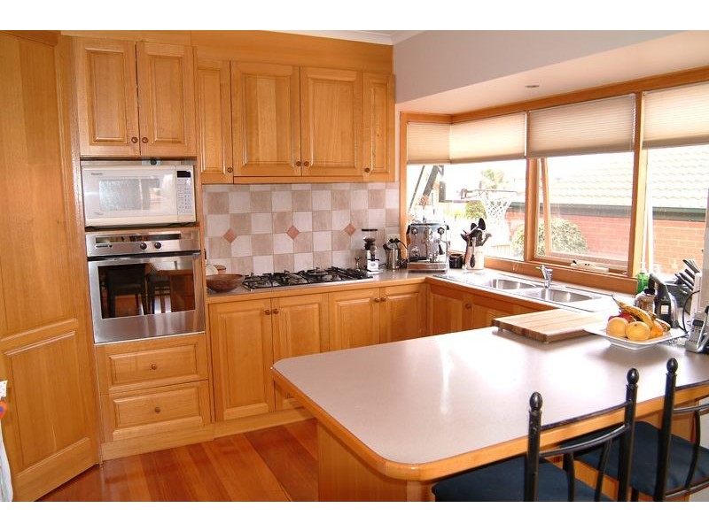 9 Gardenview Close, Mill Park VIC 3082