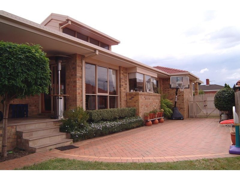 9 Gardenview Close, Mill Park VIC 3082
