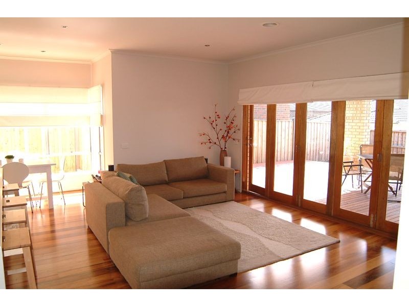 10 Glenelg Road, South Morang VIC 3752