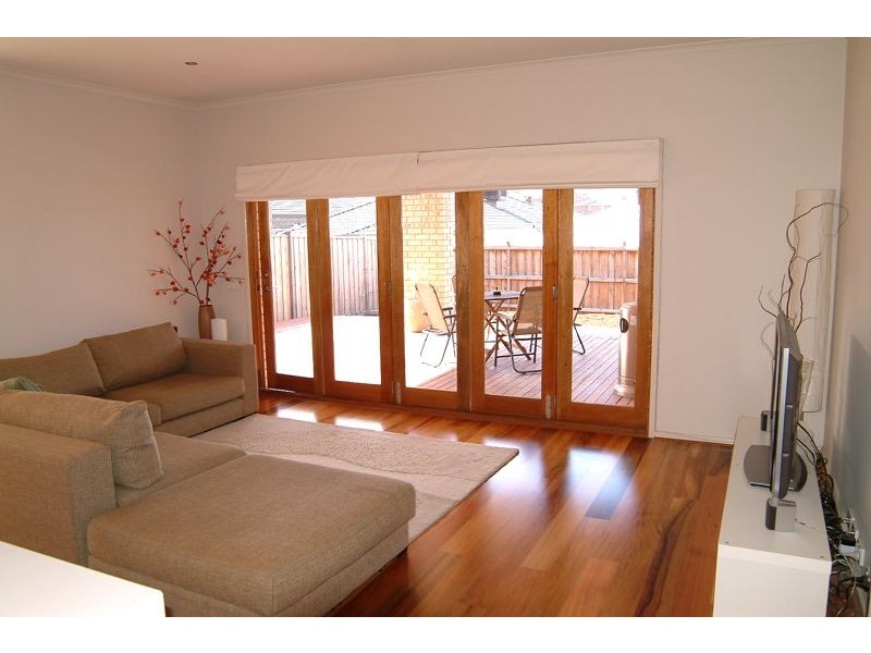 10 Glenelg Road, South Morang VIC 3752