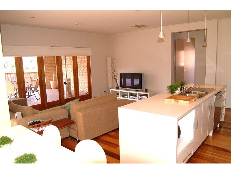 10 Glenelg Road, South Morang VIC 3752