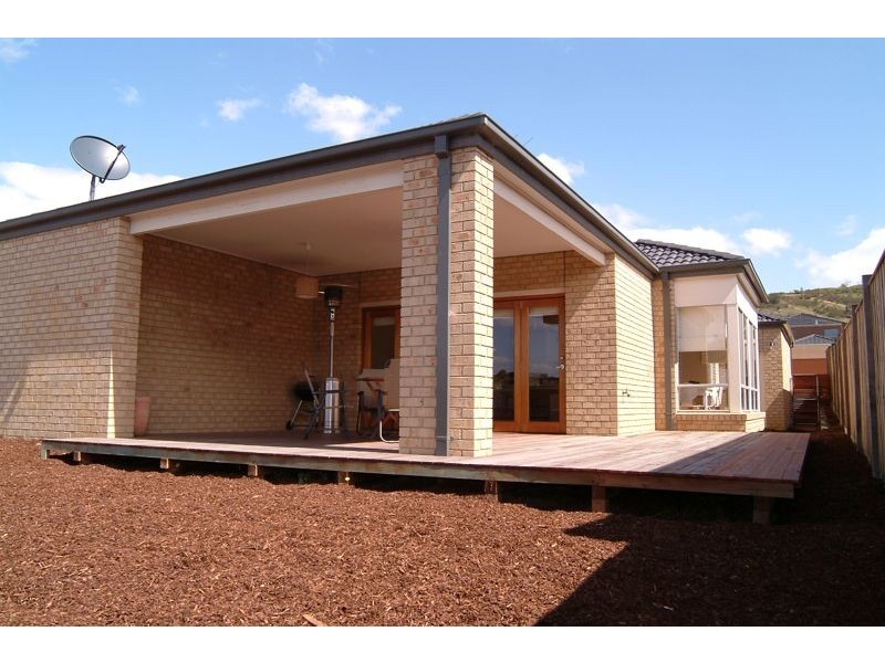 10 Glenelg Road, South Morang VIC 3752