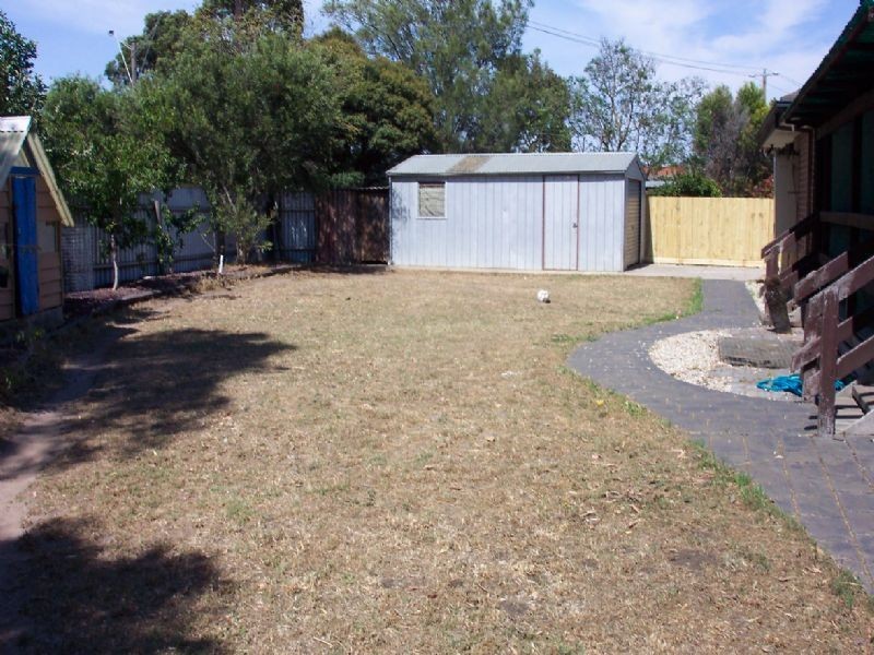 2 Sandown Close, Mill Park VIC 3082