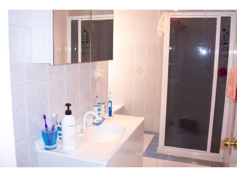 2/4 Anderson Street, Lalor VIC 3075