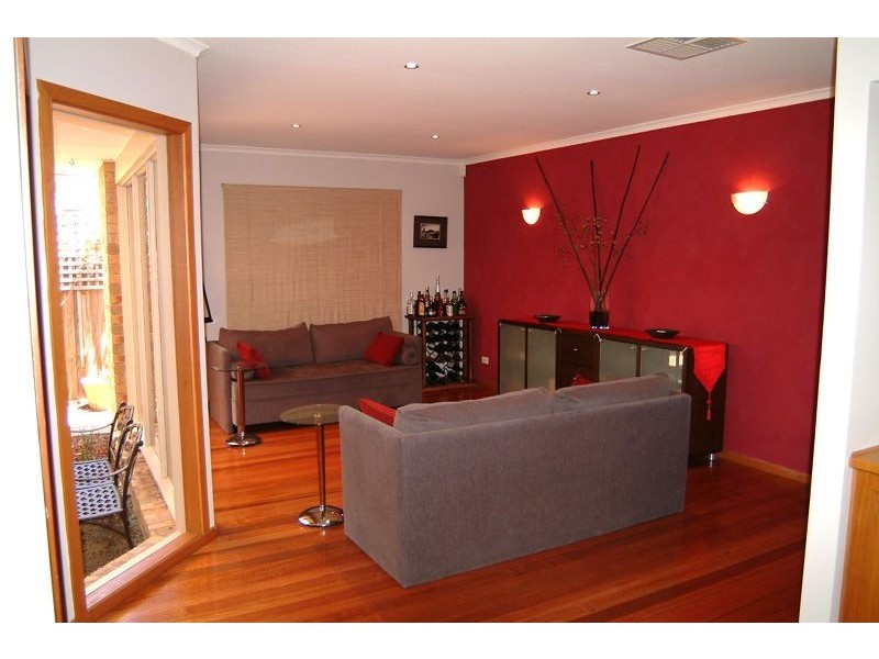 9 Gardenview Close, Mill Park VIC 3082