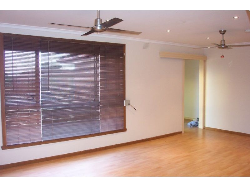 65 Freeman Crescent, Mill Park VIC 3082