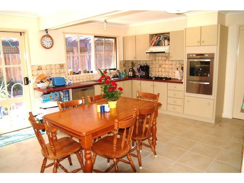 90 Buckmaster Drive, Mill Park VIC 3082