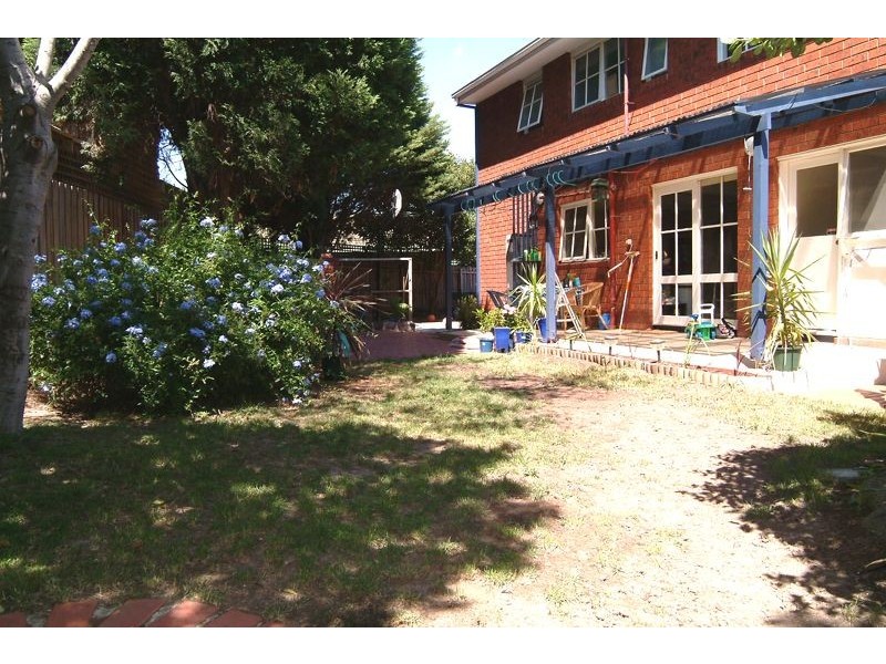 90 Buckmaster Drive, Mill Park VIC 3082