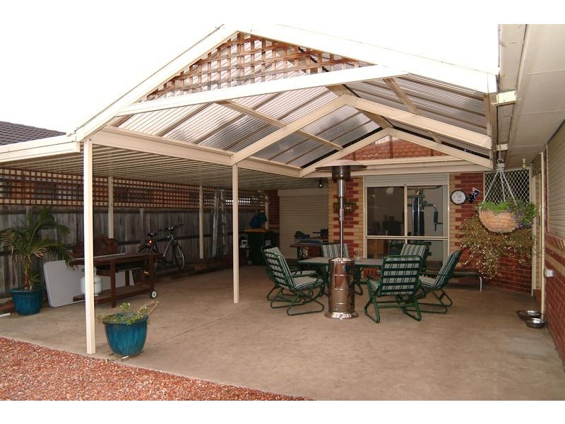 24 Carroll Crescent, Mill Park VIC 3082