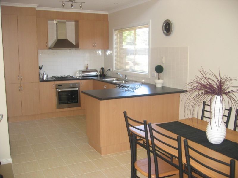 231A Military Road, Avondale Heights VIC 3034