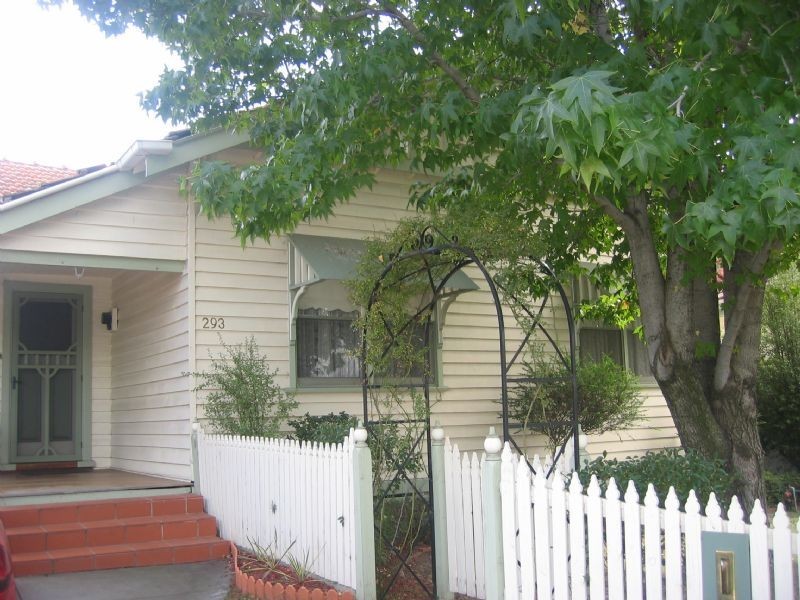 293 Pascoe Vale Rd, Essendon VIC 3040