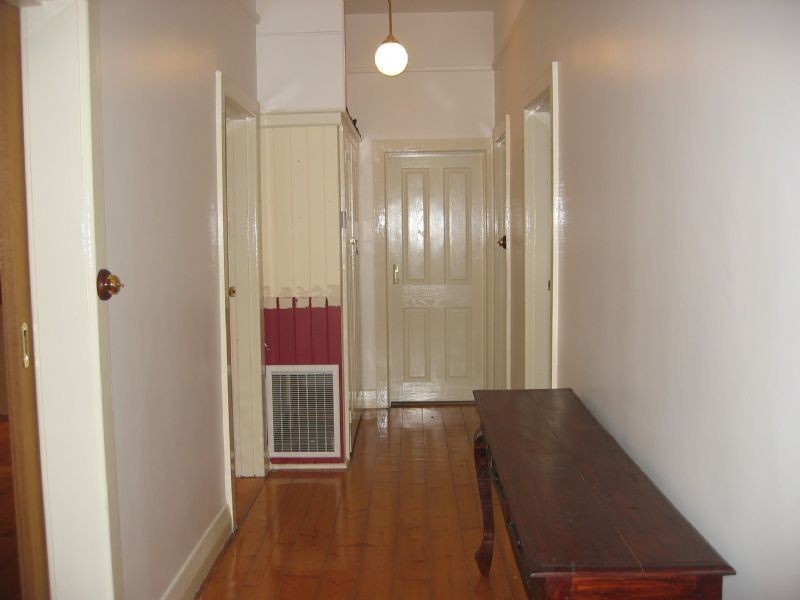 293 Pascoe Vale Rd, Essendon VIC 3040