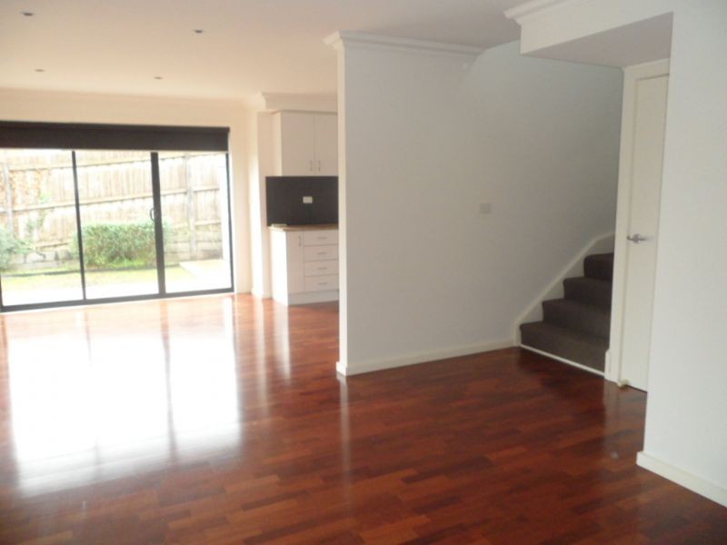 1/122 Ogilvie Street, Essendon VIC 3040