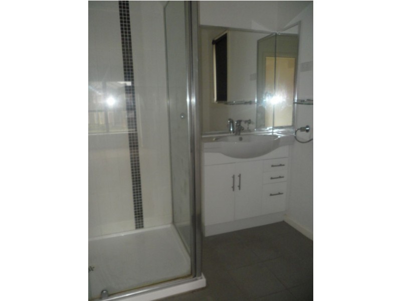 1/122 Ogilvie Street, Essendon VIC 3040