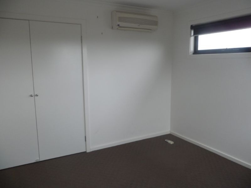 1/122 Ogilvie Street, Essendon VIC 3040