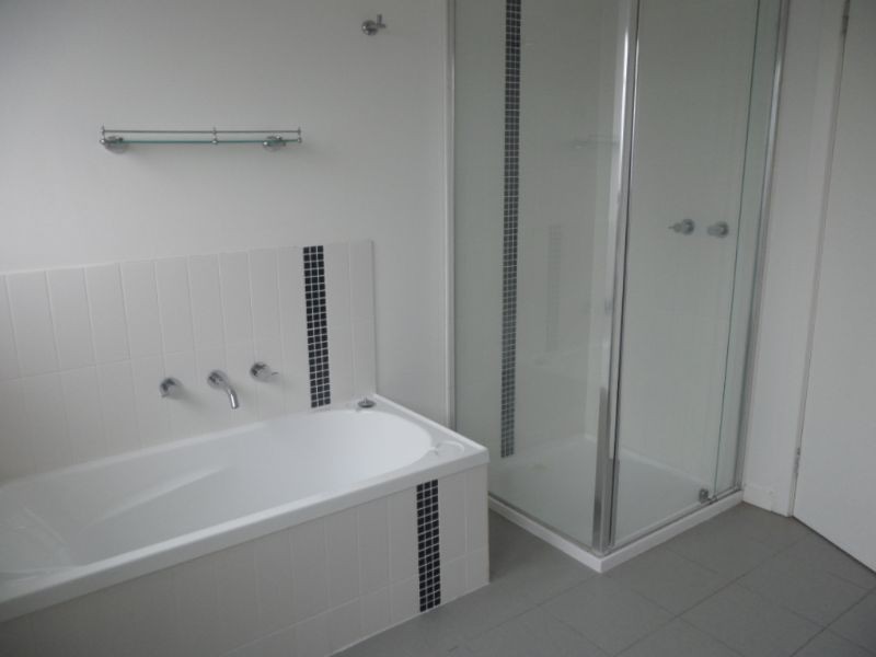 1/122 Ogilvie Street, Essendon VIC 3040