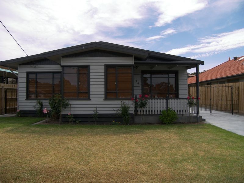 124 Vincent Street, Oak Park VIC 3046