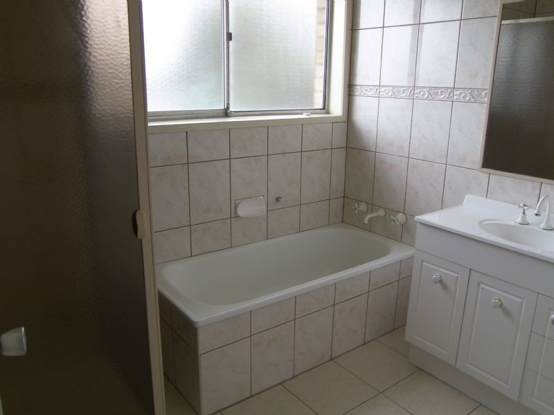 68 South Circular Rd, Gladstone Park VIC 3043