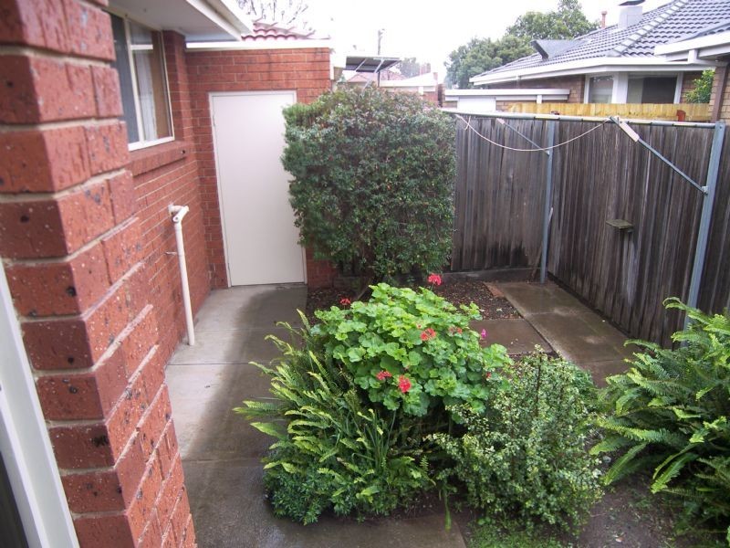 2/148 Roberts Street, Essendon VIC 3040