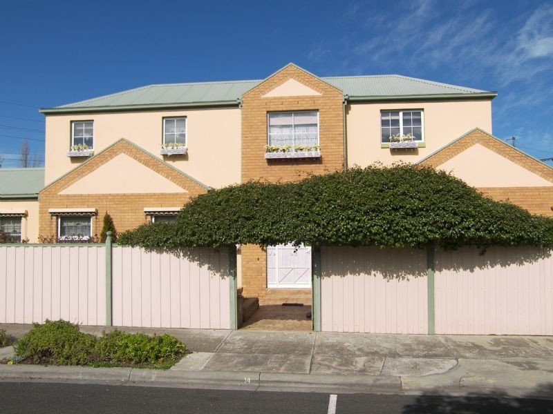 14 Amelia Avenue, Essendon VIC 3040