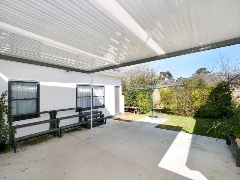 17 Roland Avenue, Strathmore VIC 3041