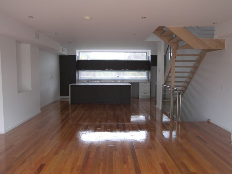 4/58 Bateman Road, Kensington VIC 3031