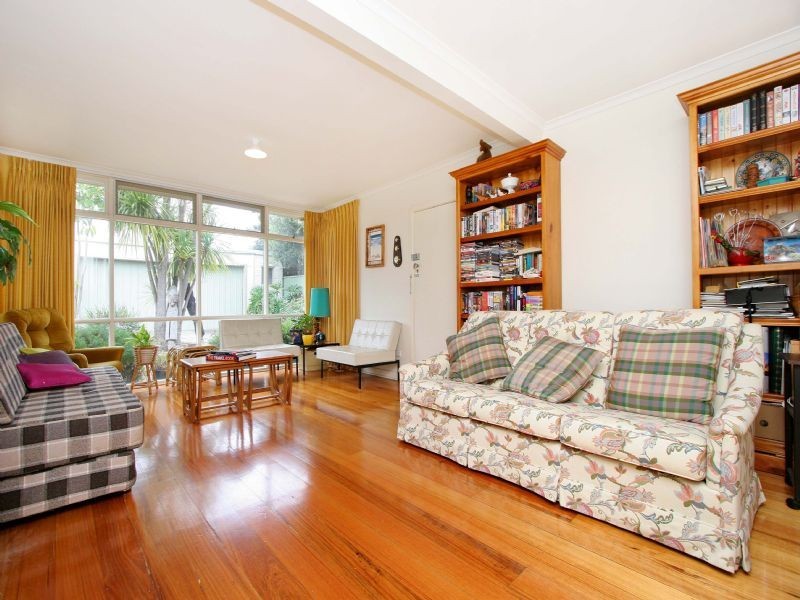 17 Downes Street, Strathmore VIC 3041