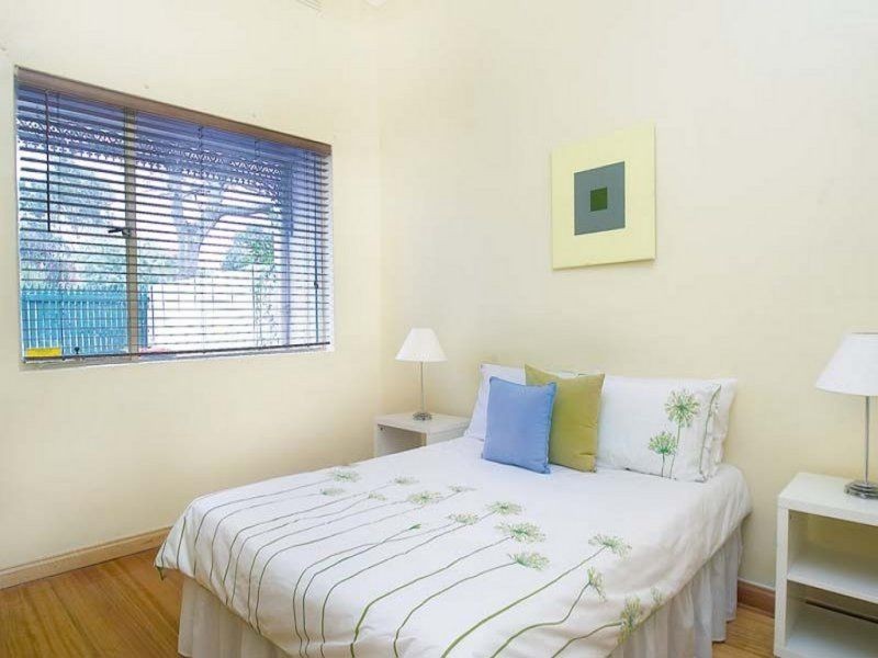 200 Pin Oak Cresent, Flemington VIC 3031