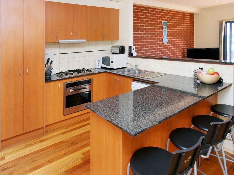 5/2 Kendall Street, Essendon VIC 3040