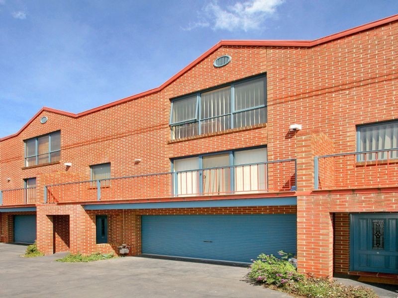 5/2 Kendall Street, Essendon VIC 3040