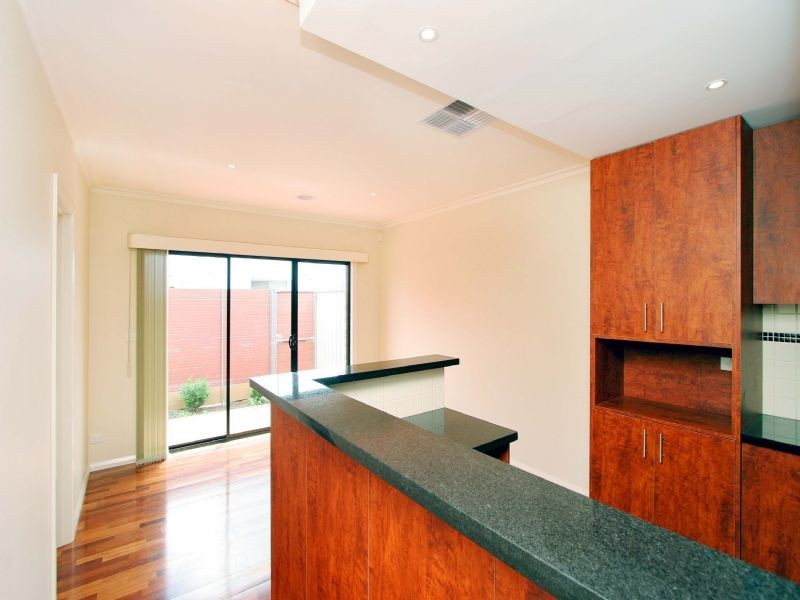 1/12 Cooper Street, Essendon VIC 3040