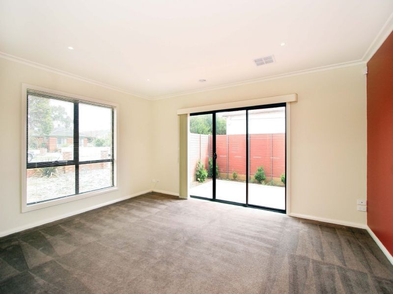 1/12 Cooper Street, Essendon VIC 3040