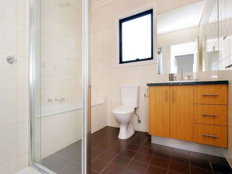 1/12 Cooper Street, Essendon VIC 3040