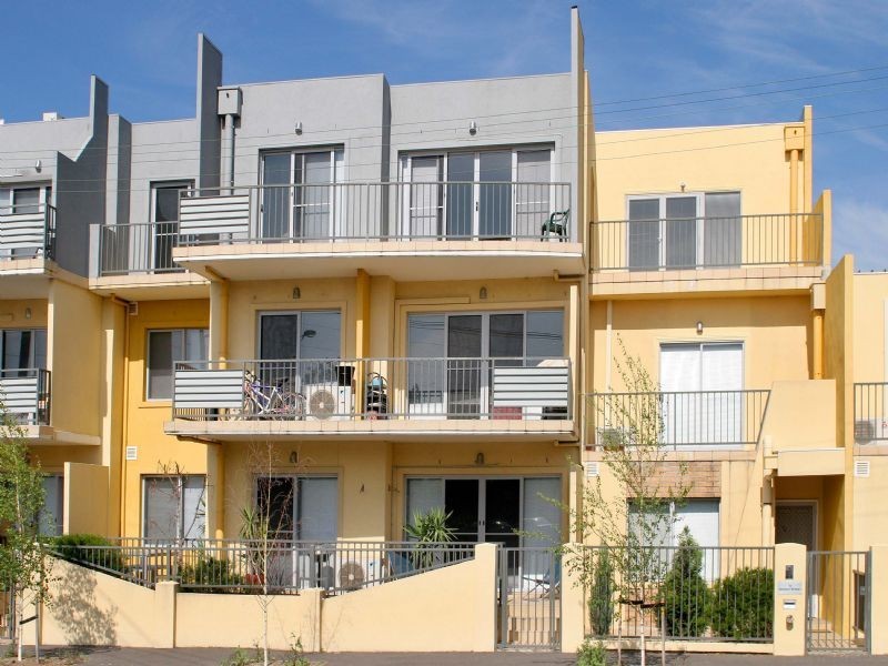18/42-50 Napier Crescent , Essendon VIC 3040