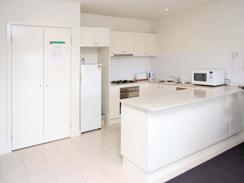 18/42-50 Napier Crescent , Essendon VIC 3040