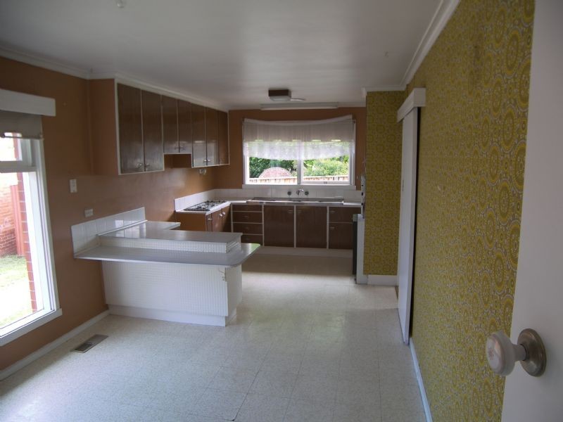 17 Valdoone Court, Oak Park VIC 3046