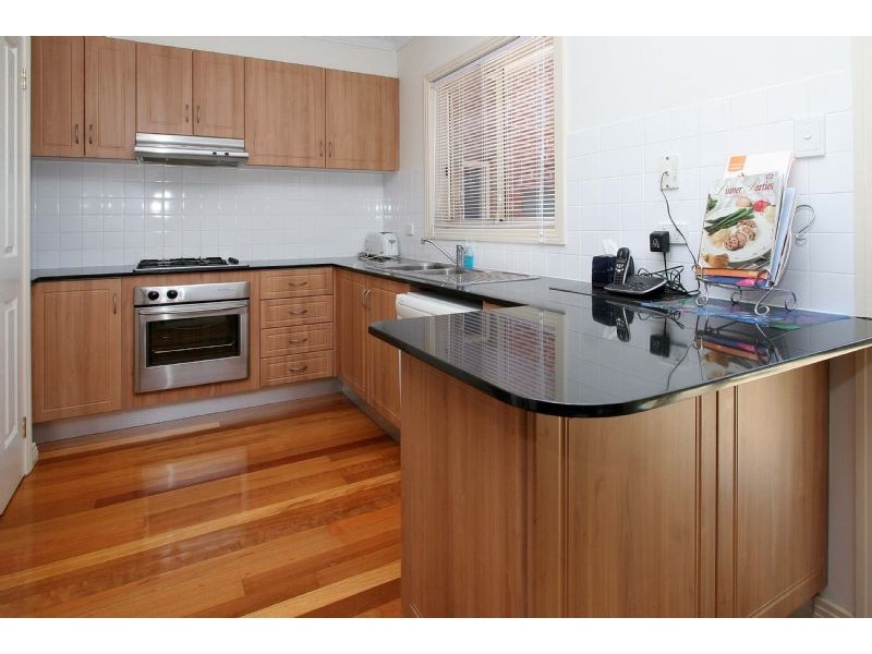 4/16 Cooper, Essendon VIC 3040