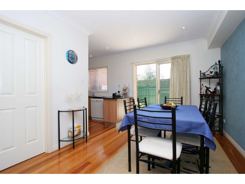 4/16 Cooper, Essendon VIC 3040