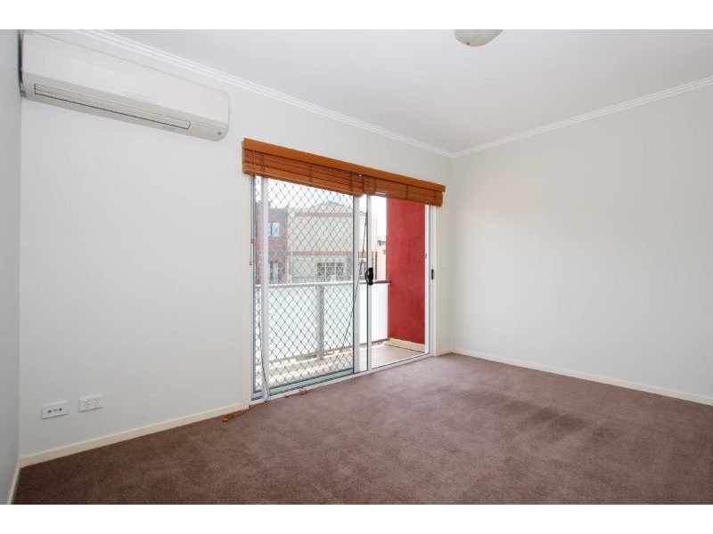 33/2 Newmarket Way, Flemington VIC 3031