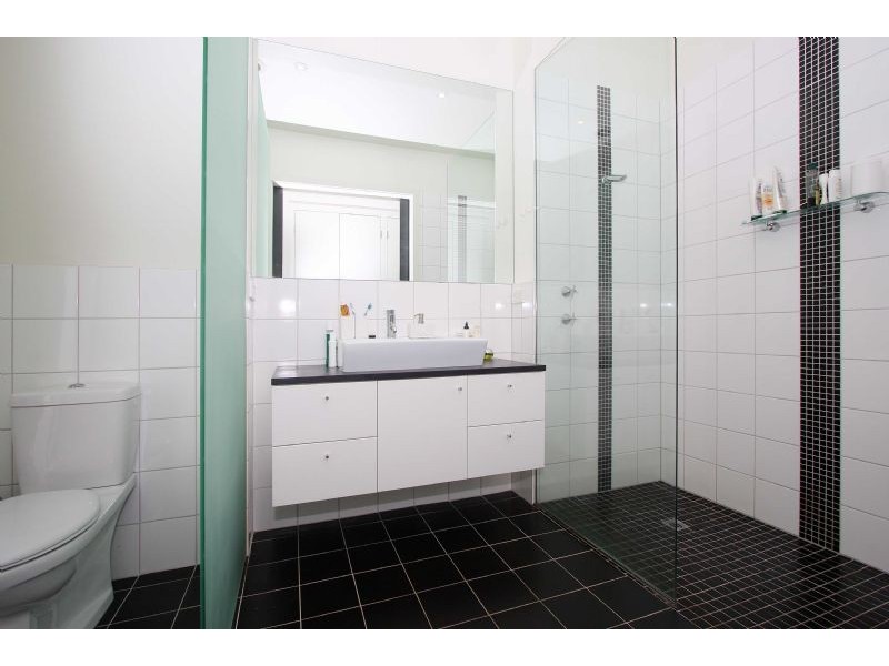 2/15 – 21 Stawell Street, North Melbourne VIC 3051