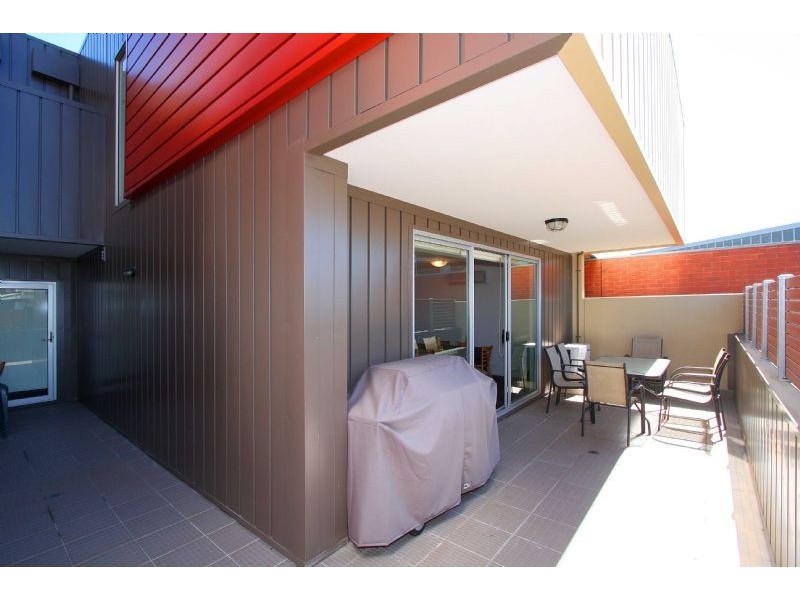 206/964 Mount Alexander, Essendon VIC 3040